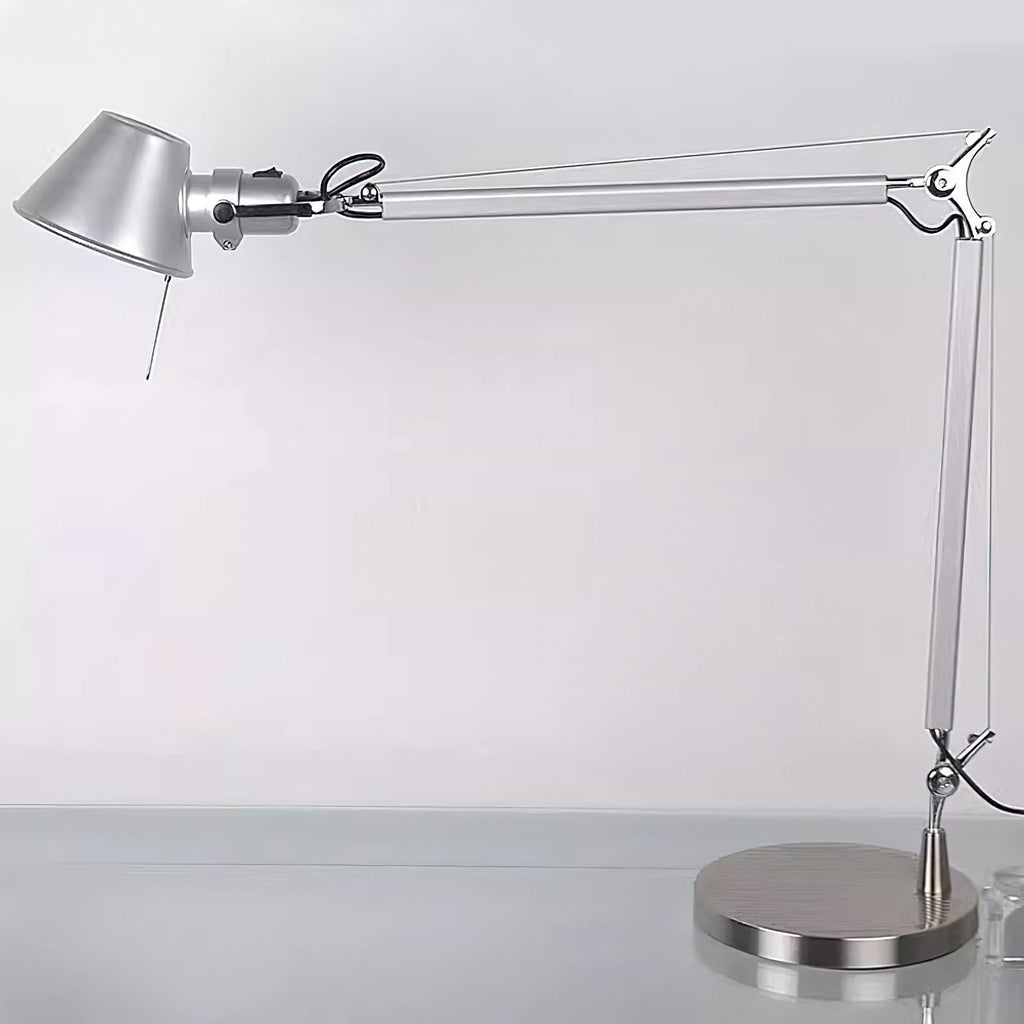 Lampe de table chromée design épuré hauteur ajustable bureau salon contemporain — Vue 11 | Atelier Norell