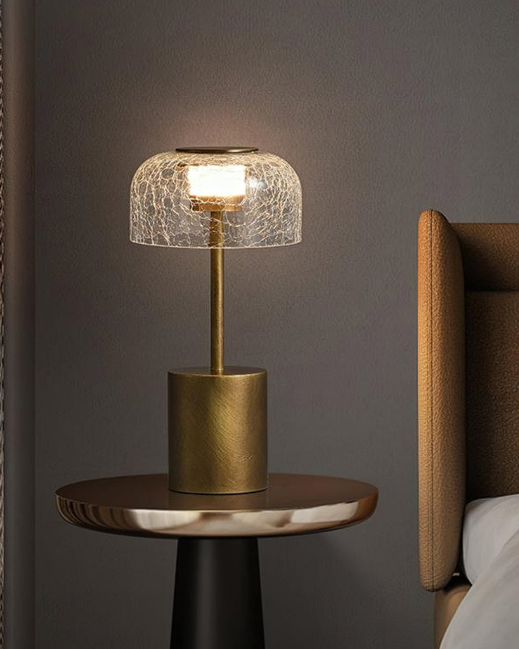 Lampe de table rechargeable verre craquelé bronze design vintage ambiance chaleureuse — Vue 14 | Atelier Norell