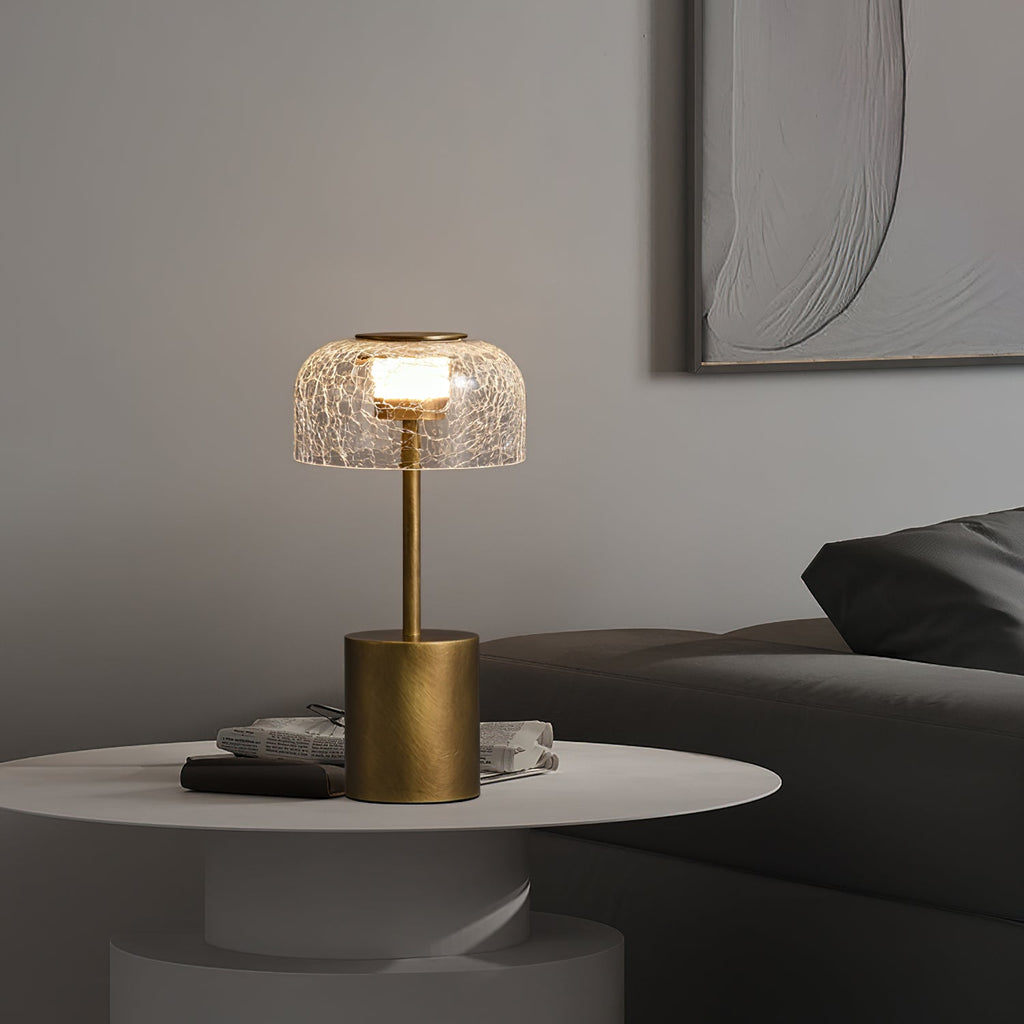 Lampe de table rechargeable verre craquelé bronze design vintage ambiance chaleureuse — Vue 4 | Atelier Norell