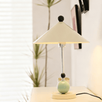 Lampe de table métal vert géométrique tissu beige design contemporain salon bureau — Vue 5 | Atelier Norell