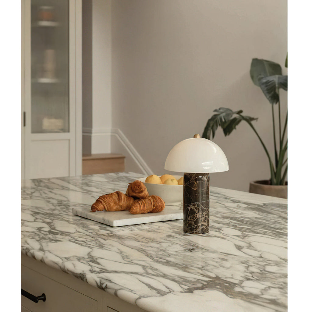 Lampe de table marbre et tissu design danois contemporain chevet salon élégant — Vue 5 | Atelier Norell