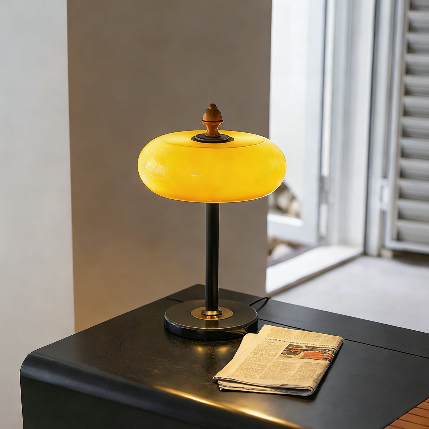 Lampe de table métal noir cuir caramel design contemporain industriel salon bureau — Vue 5 | Atelier Norell