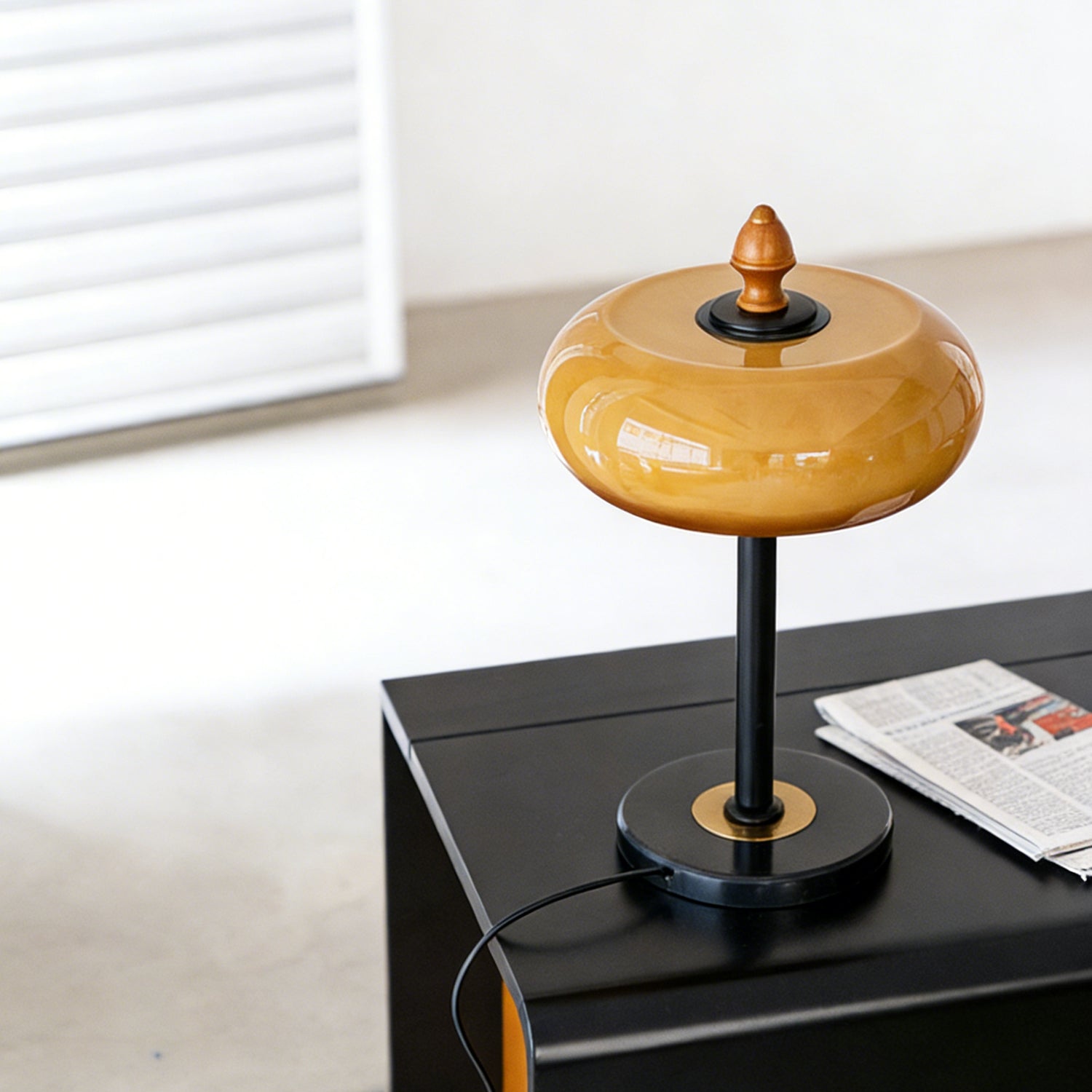 Lampe de table métal noir cuir caramel design contemporain industriel salon bureau — Vue 12 | Atelier Norell