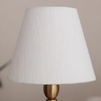 Lampe de table céramique rose et blanc design contemporain doux chambre salon chevet — Vue 12 | Atelier Norell