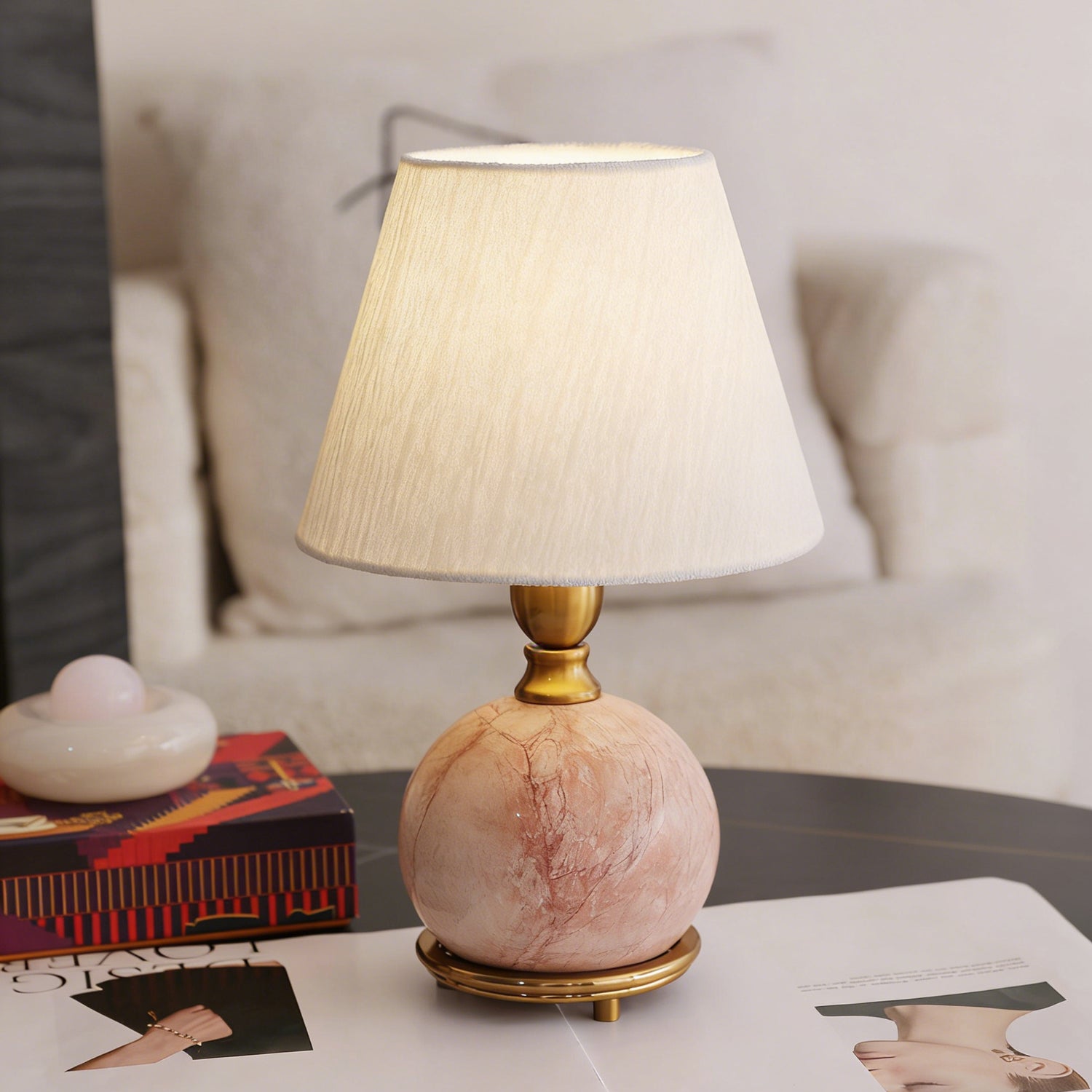 Lampe de table céramique rose et blanc design contemporain doux chambre salon chevet — Vue 5 | Atelier Norell