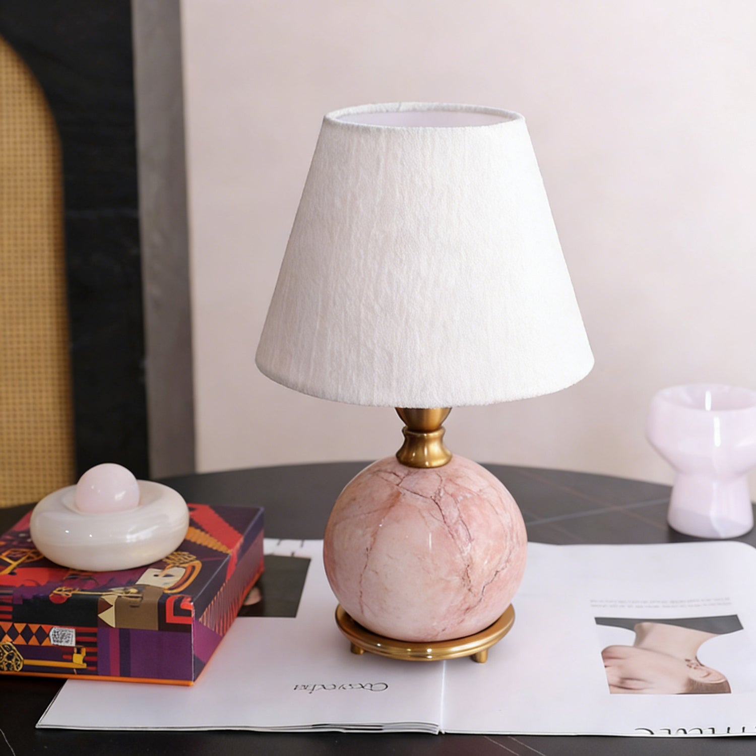 Lampe de table céramique rose et blanc design contemporain doux chambre salon chevet — Vue 9 | Atelier Norell