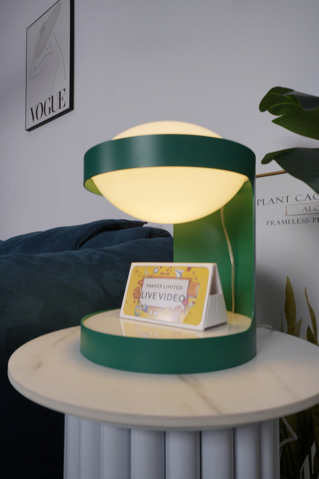 Lampe de table métal vert design contemporain géométrique bureau salon chambre — Vue 20 | Atelier Norell