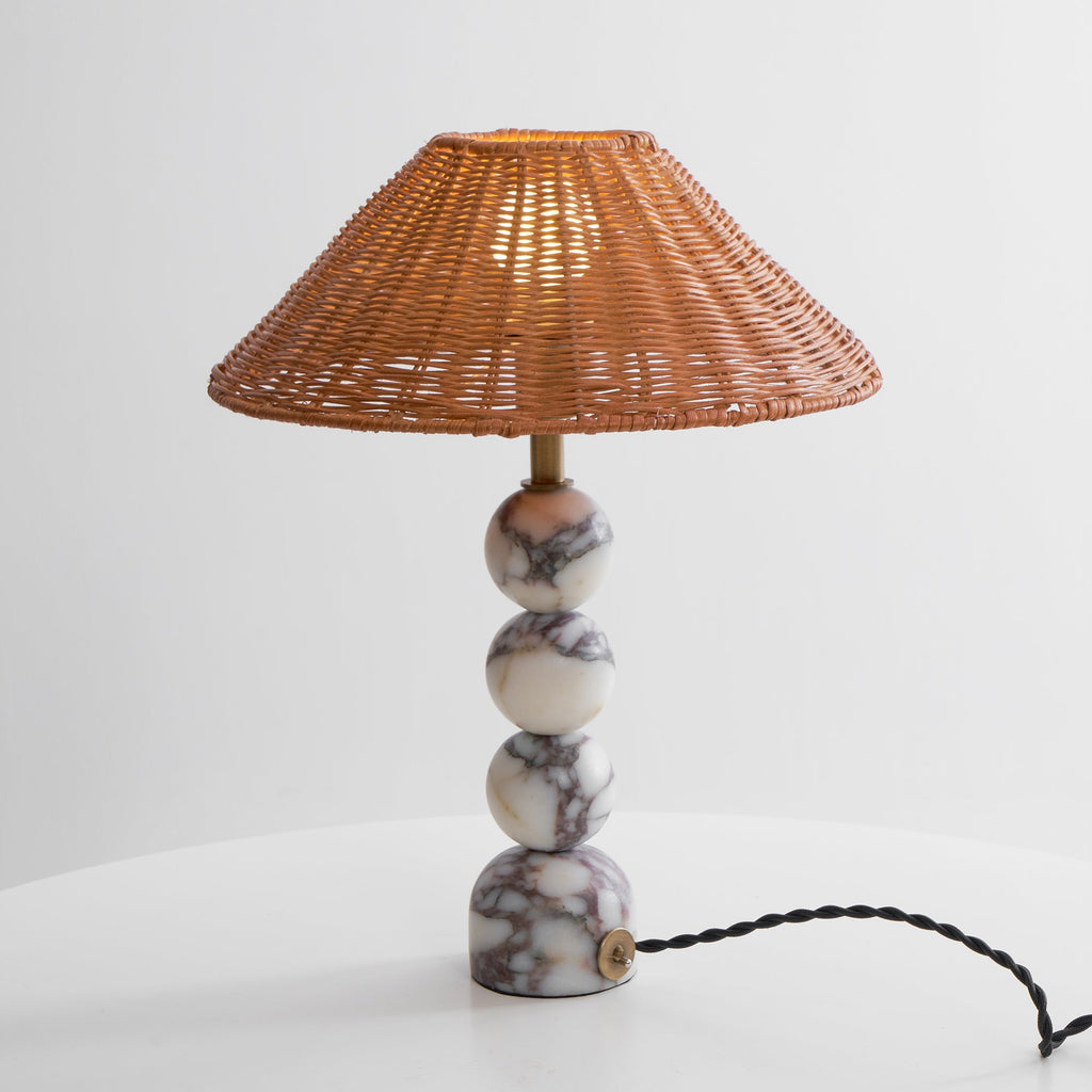 Lampe de table rotin naturel grand abat-jour bohème artisanal salon salle à manger — Vue 20 | Atelier Norell