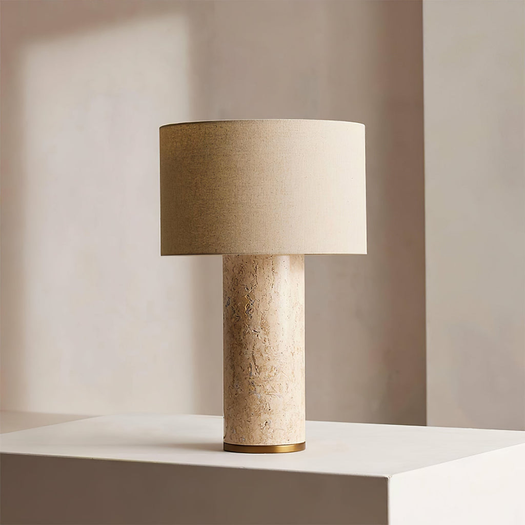 Lampe de table travertin jaune abat-jour tissu beige | Atelier Norell