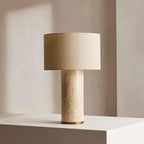 Lampe de table travertin jaune abat-jour tissu beige | Atelier Norell